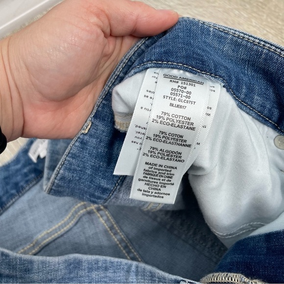 Good American Good Legs Crop Jeans - Picture 7 of 10